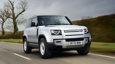 Land Rover Defender 90 D250 - front tracking